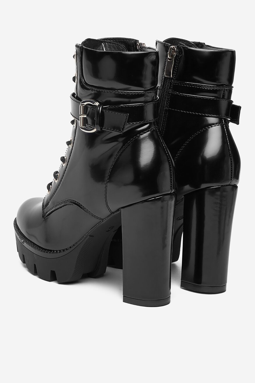 
                Боти DeeZee ЧЕРЕН - 5904410589375