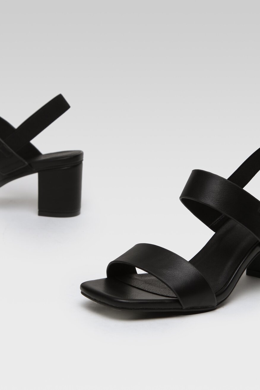 
                Сандалі Clara Barson ЧОРНИЙ - 5904862766140