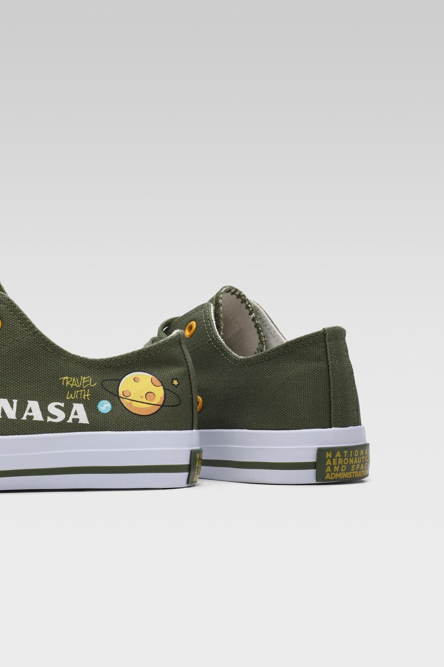 
                Vászoncipő NASA KHEKI - 5903698914312