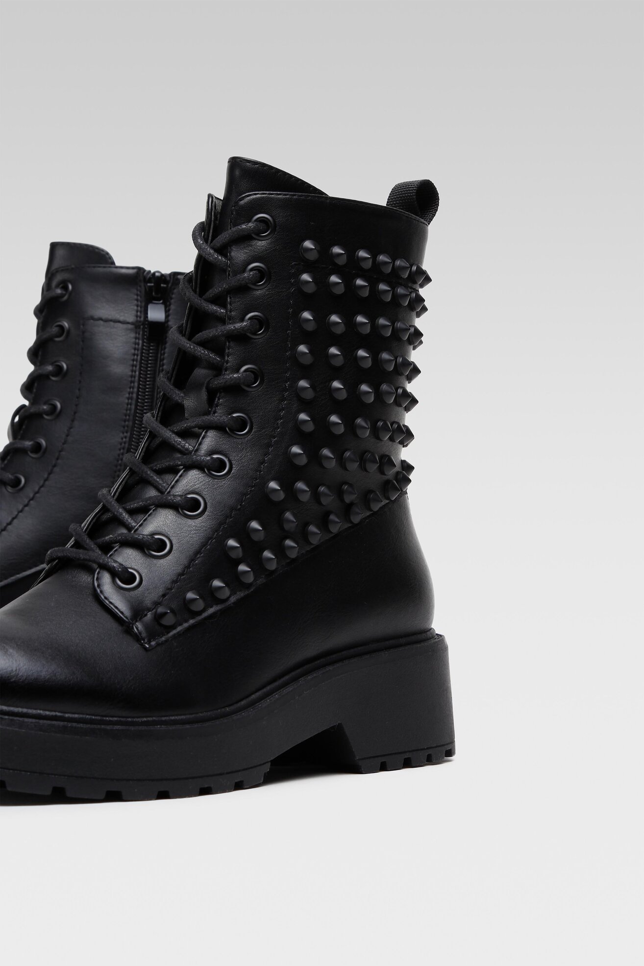 Duboke cipele DeeZee H190852-3A CRNA