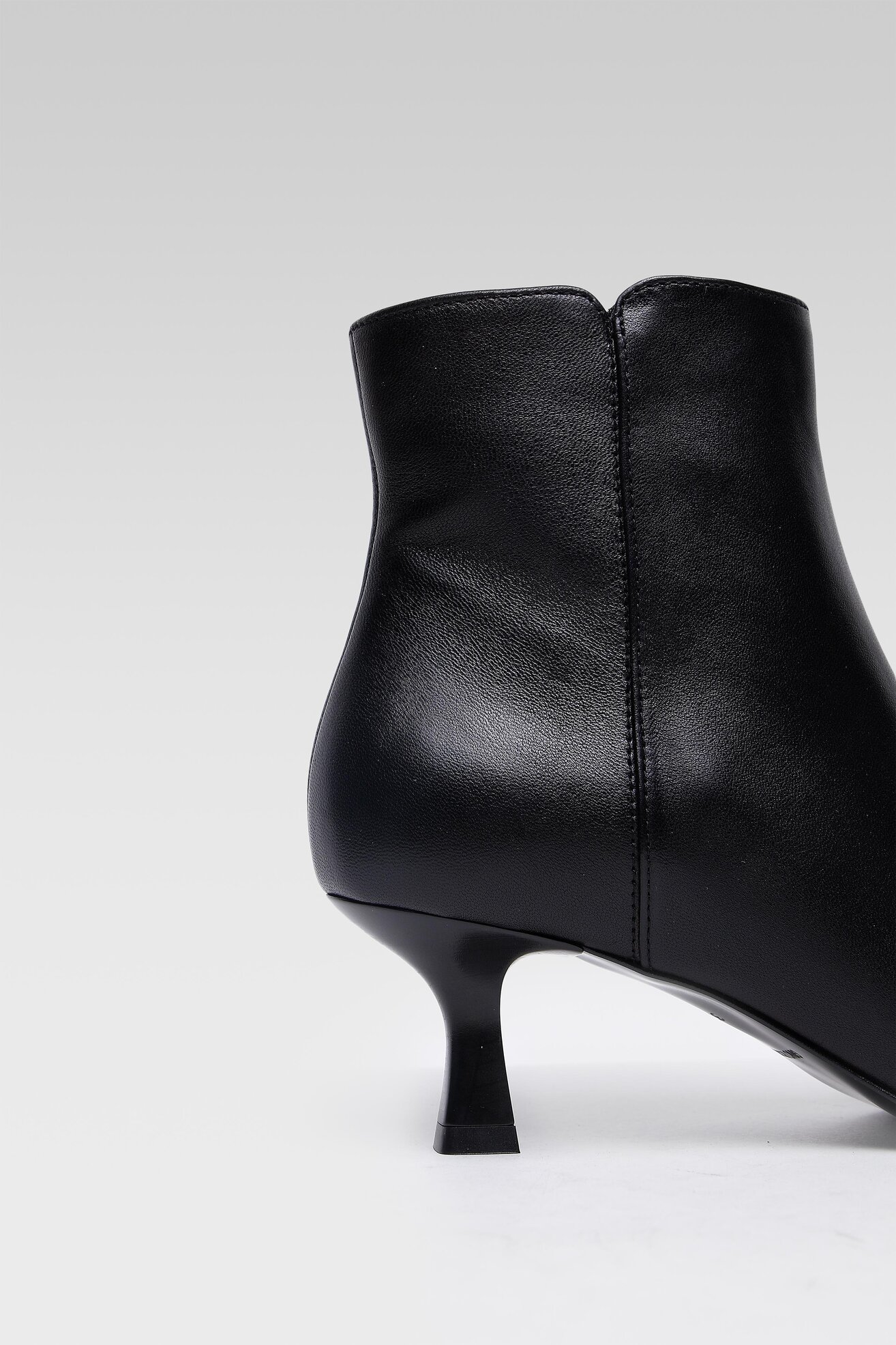 Botki Gino Rossi 185473-01 Czarny