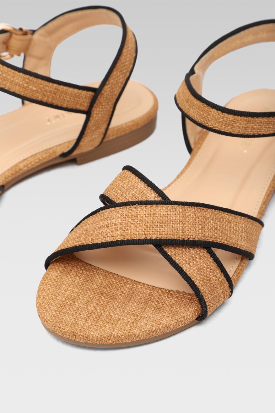 
                Jenny Fairy - Sandały beżowe ze sprzączką - 5903698680736