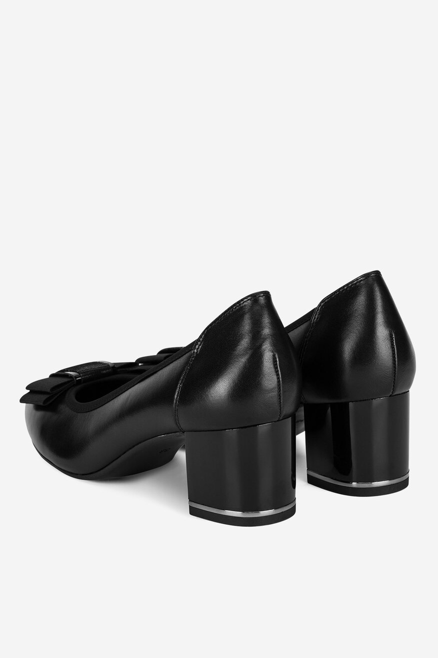 
                Körömcipő Lasocki FEKETE - 5906751613061