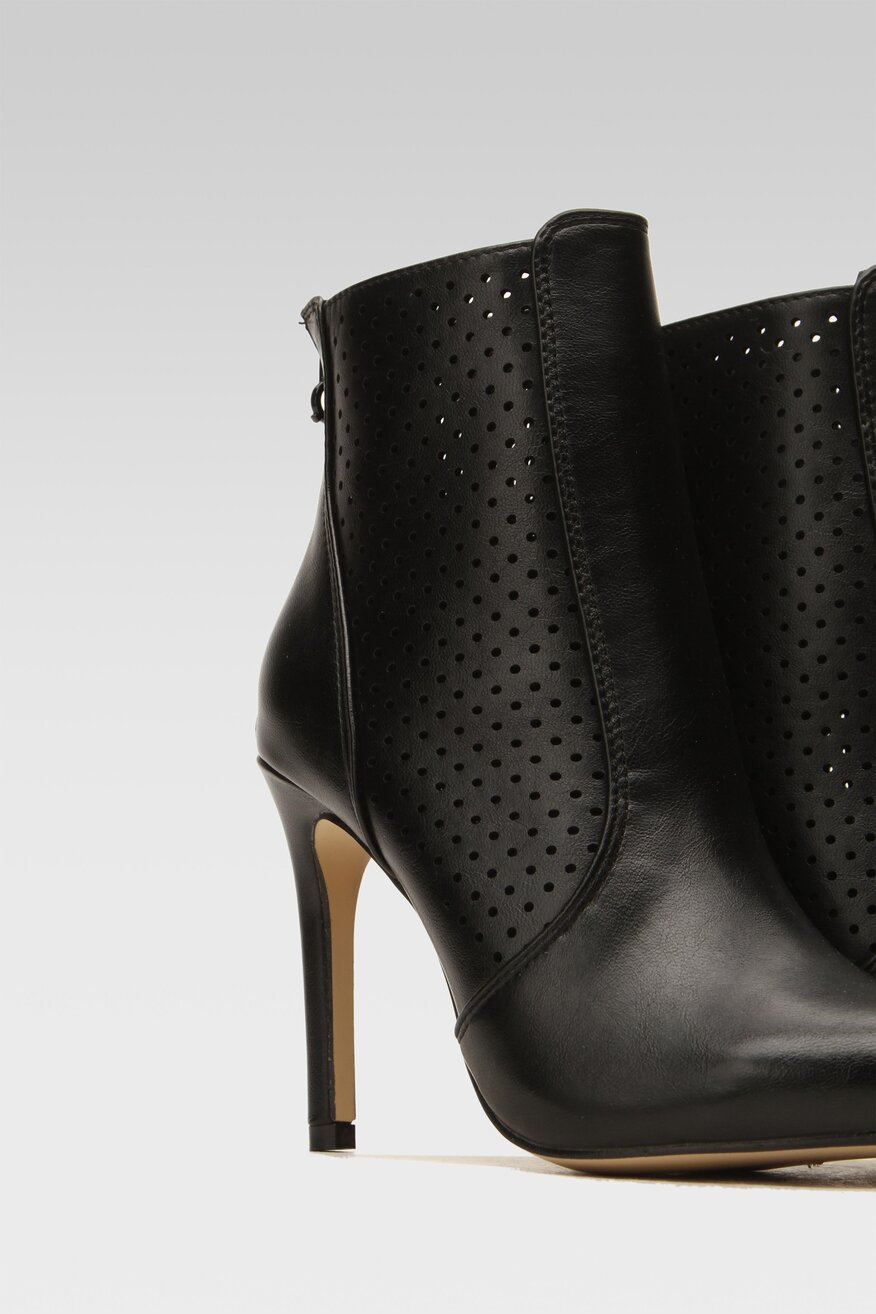 
                Quazi - Botki czarne z suwakiem - 5904248348915