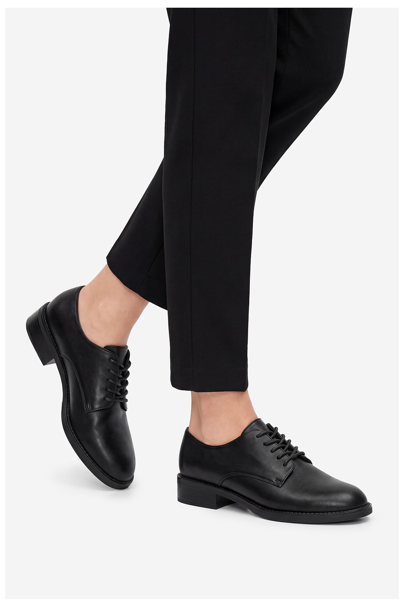 Félcipő Clara Barson CEO-WS2619-15 FEKETE