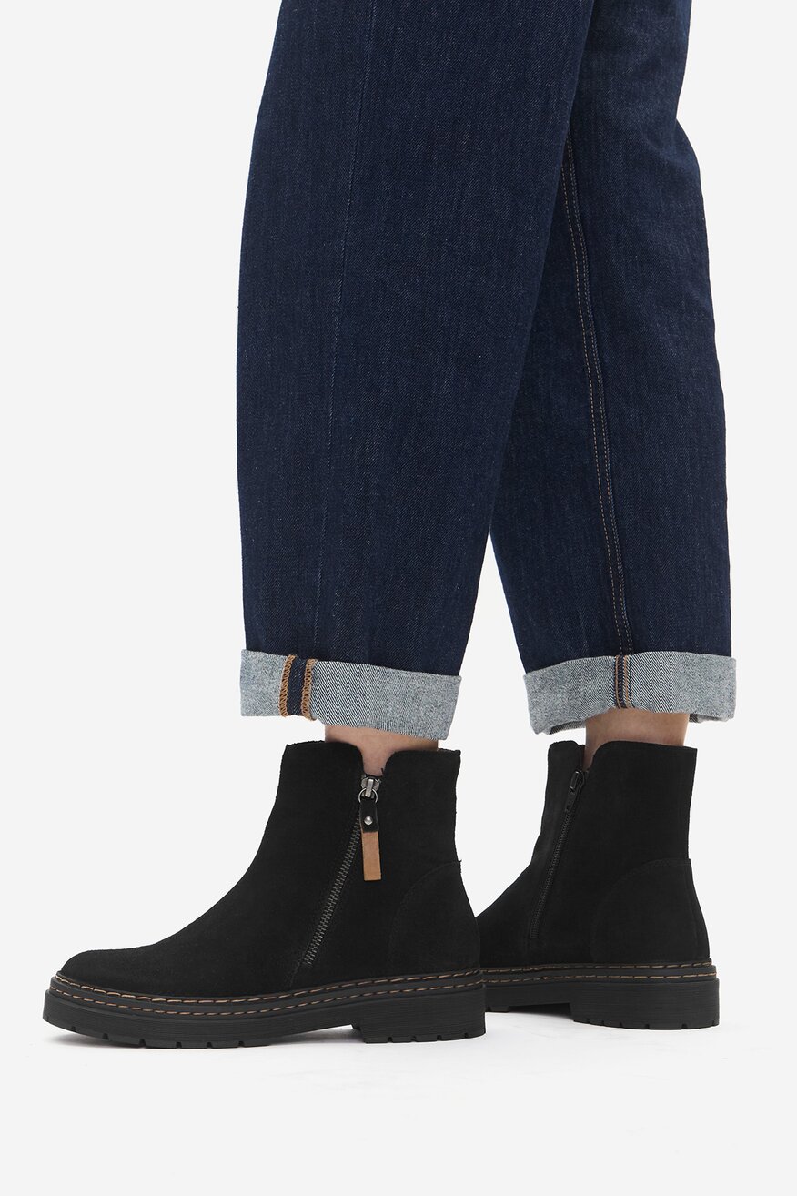 
                Kratke čizme Lasocki CRNA - 5906751291382