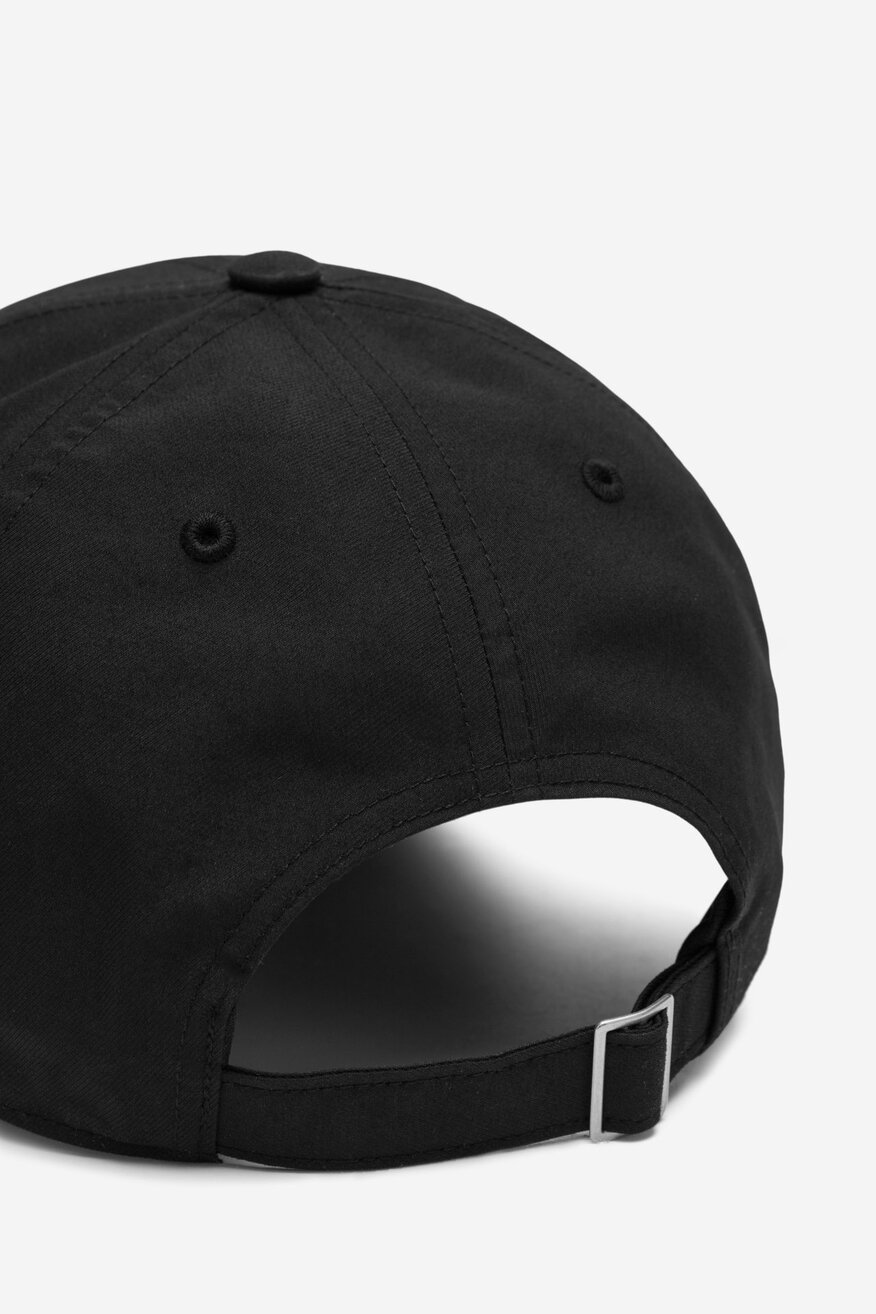 
                Kačket Reebok CRNA - 5905588944089