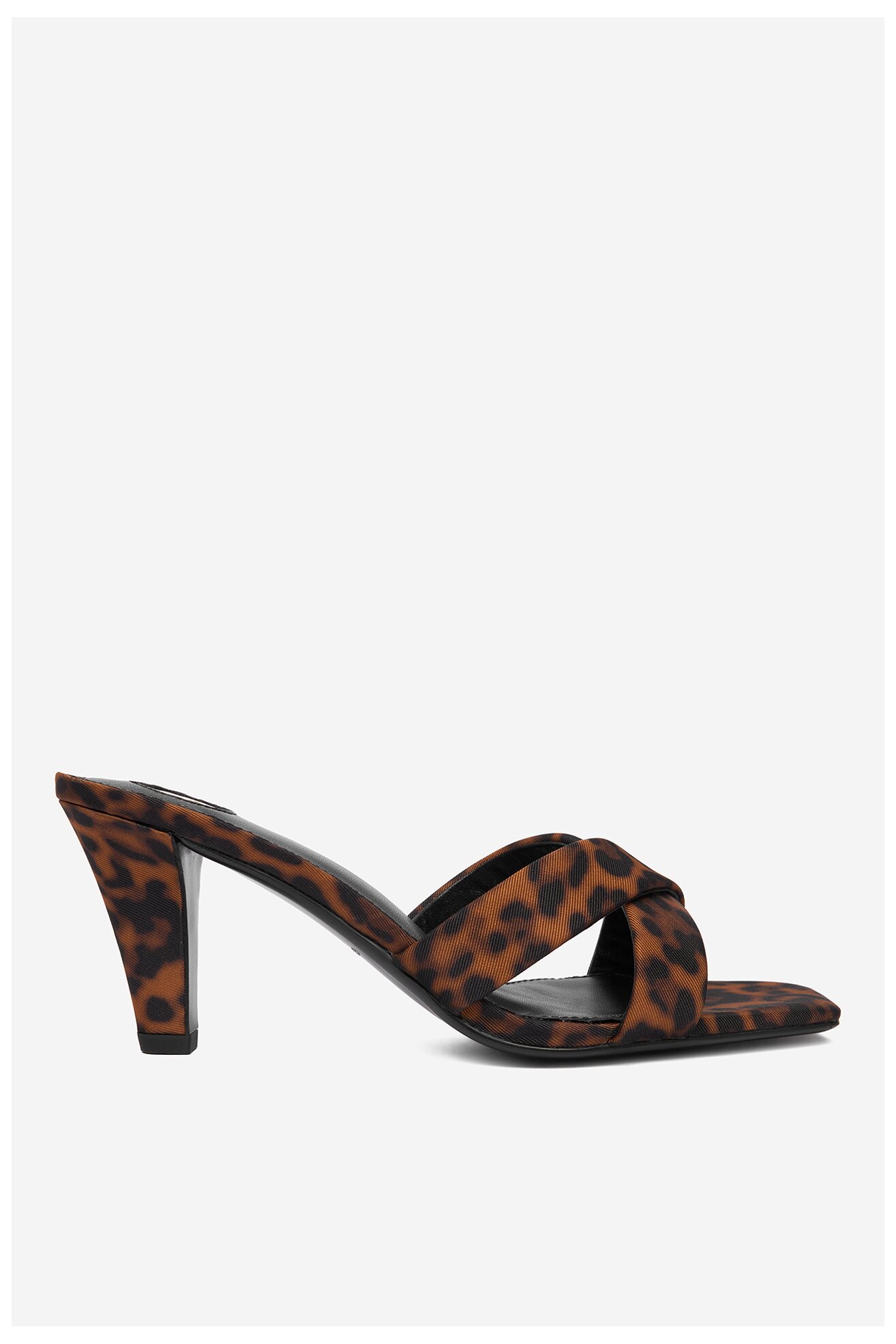 Klapki Gino Rossi EO-GL95F-970 Brązowy