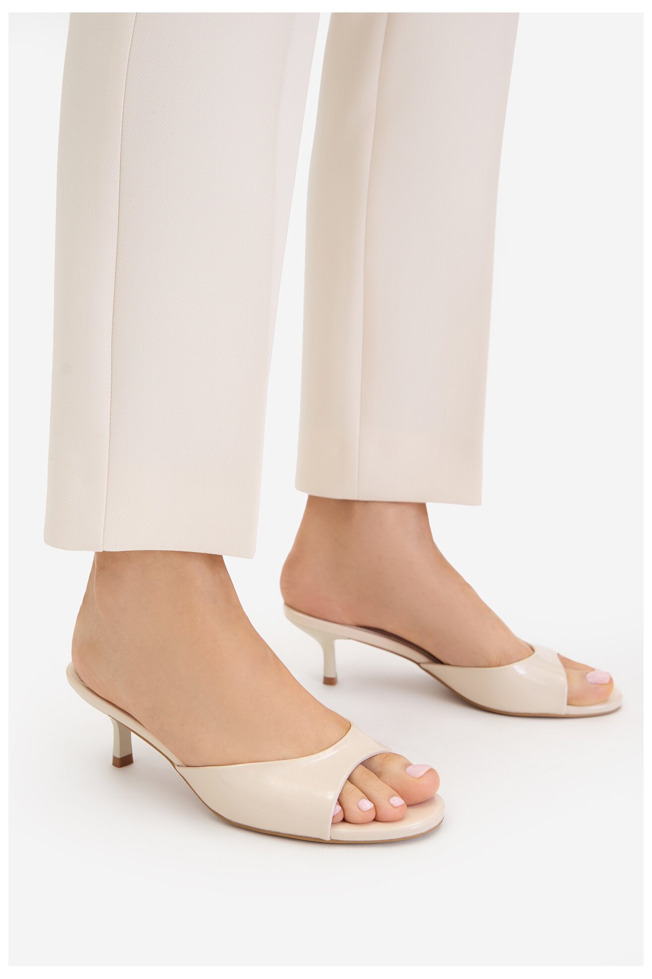 Klapki Jenny CEO-HY2369-1 Beżowy jasny