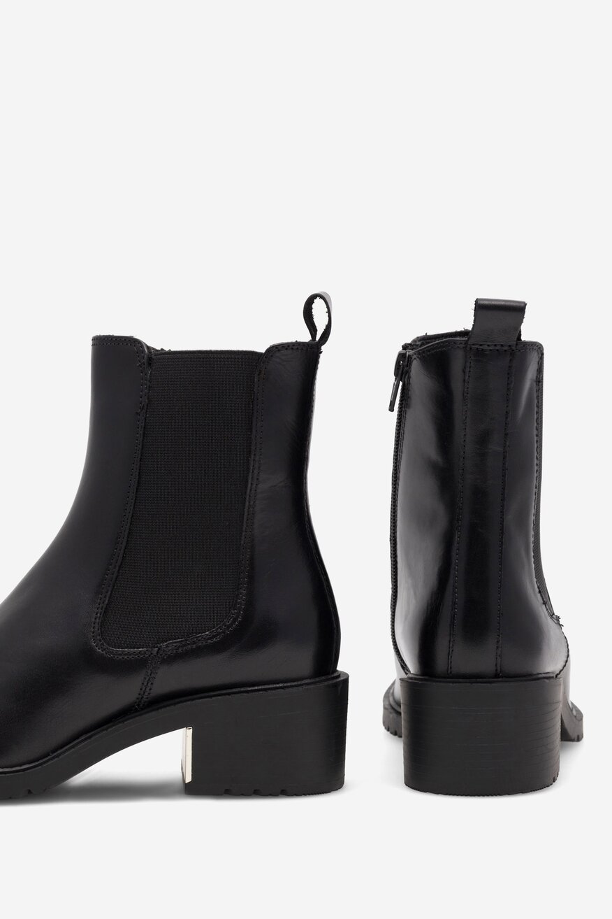 
                Ghete Lasocki NEGRU - 5905588101437