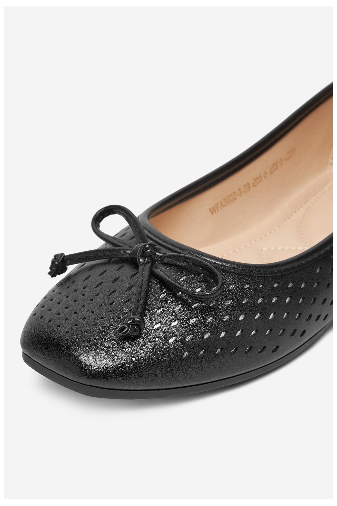 Baleríny Clara Barson WFA3602-3 ČERNÁ