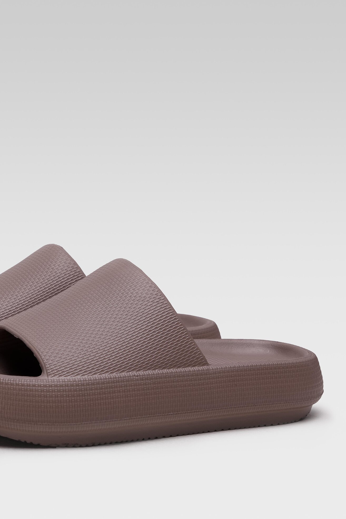 Klapki basenowe Bassano 888013 Brązowy