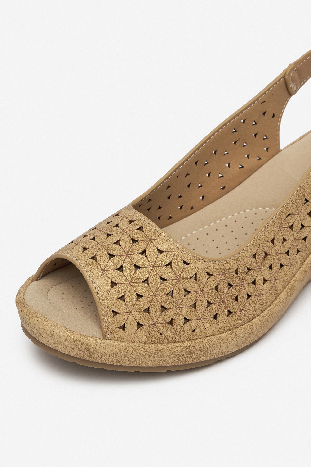 Сандалі Clara Barson WFA3906-1 БЕЖЕВИЙ