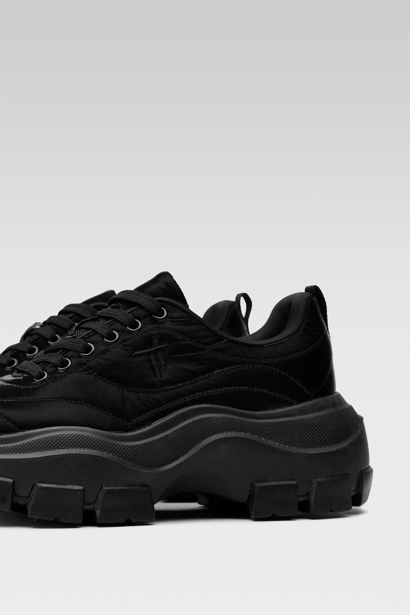 Obuwie sportowe Togoshi WP-FW22-T064 Czarny