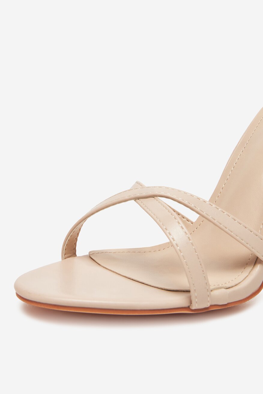 
                DeeZee - Sandały na szpilce - 5904410840681