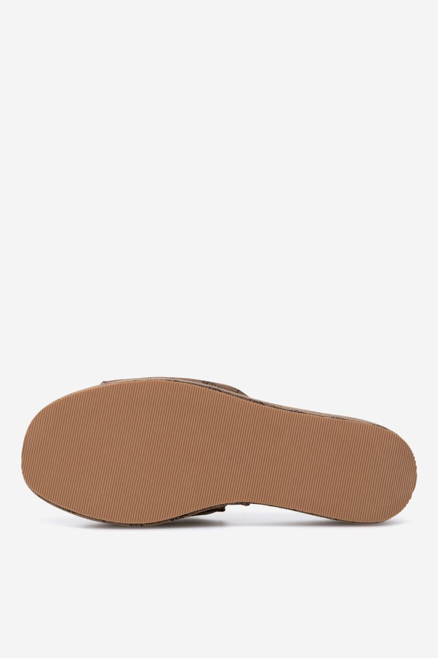 
                NINE WEST - Klapki na koturnie - 5905588650973