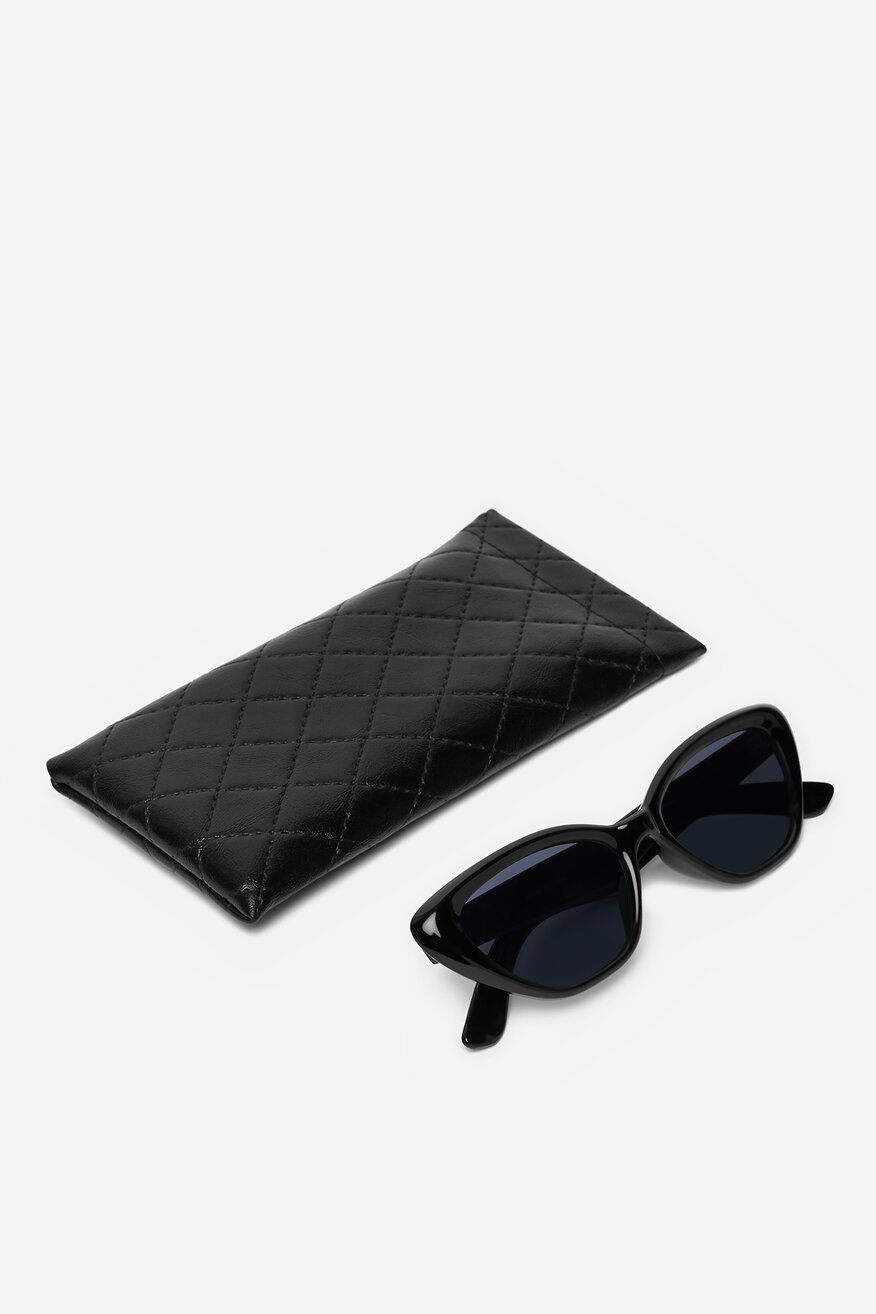 
                Дамски слънчеви очила DeeZee ЧЕРЕН - 5906751083581