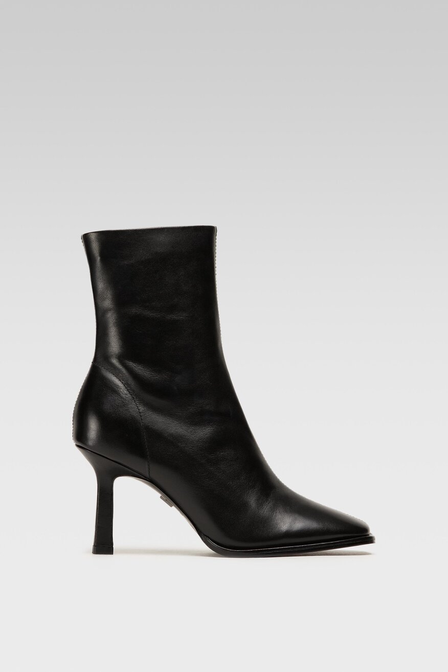 
                Bokacsizma Gino Rossi FEKETE - 5904862270227