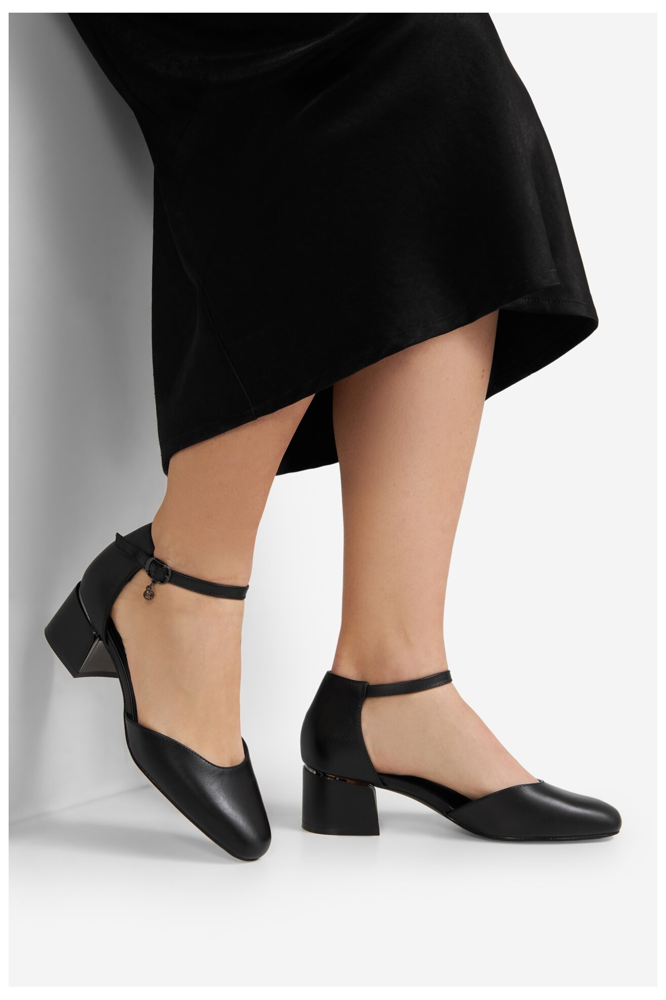 Cipele na štiklu Lasocki WYL3139-9Z CRNA