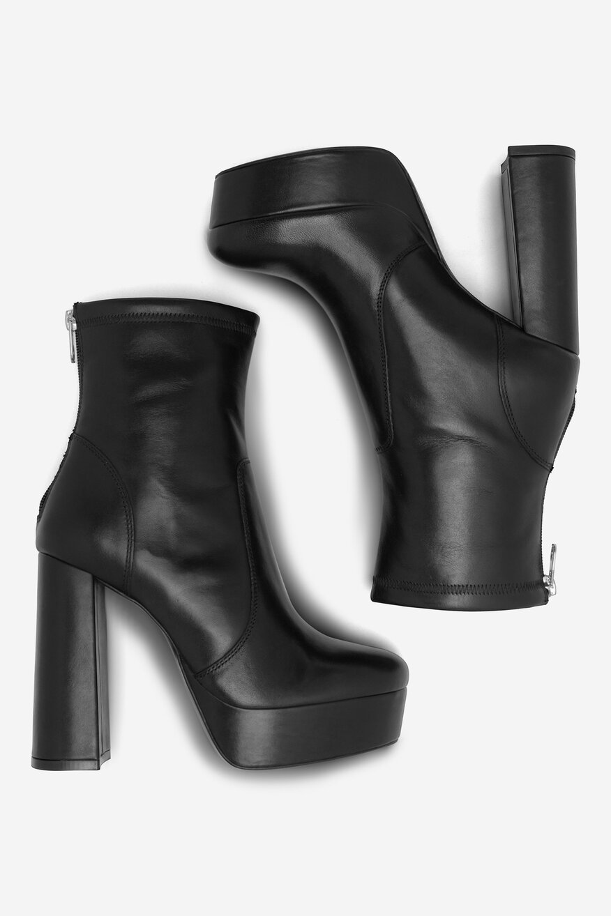 
                Ghete EVA MINGE NEGRU - 5905588004240