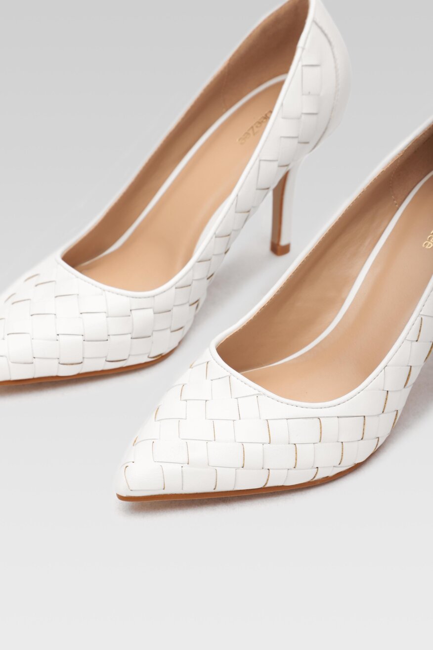 
                DeeZee - Czółenka na obcasie w szpic - 5903698437620