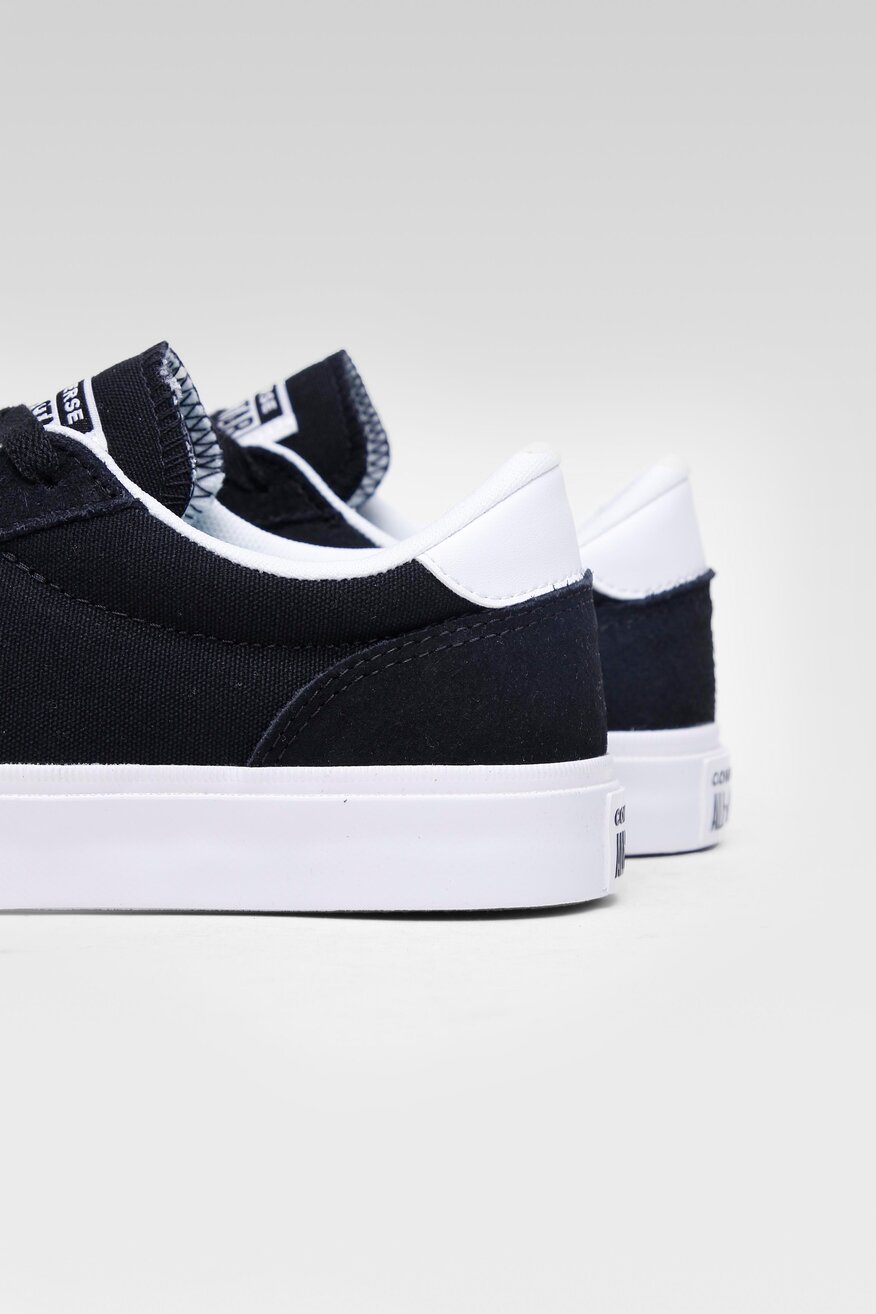 
                Converse - Trampki czarne sznurowane - 5903698702360