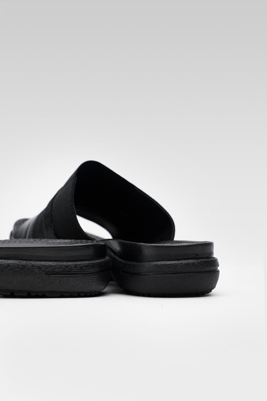 
                Go Soft - Skórzane klapki czarne - 5904248649852