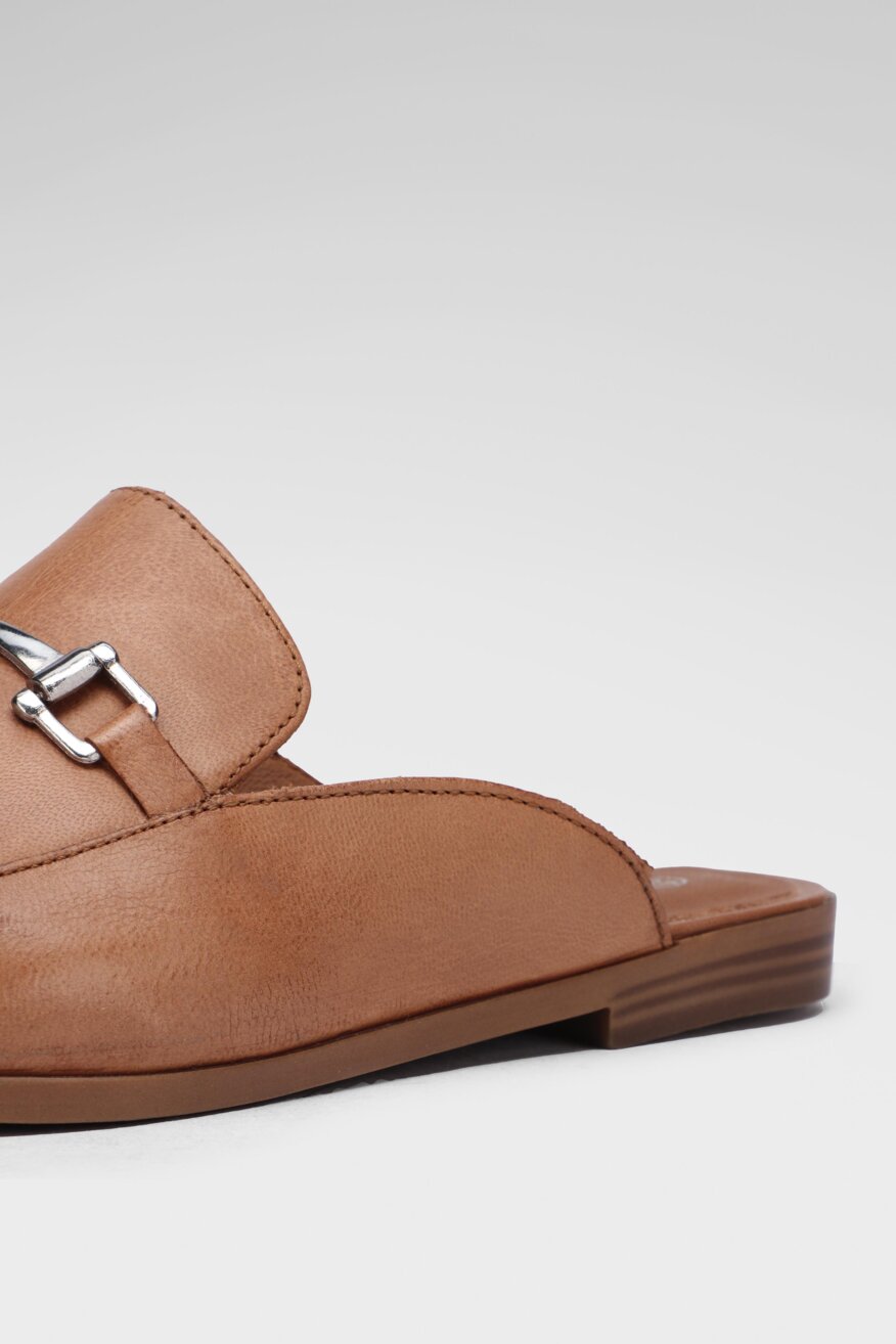 Lasocki - Skórzane klapki brązowe - 5903698307619