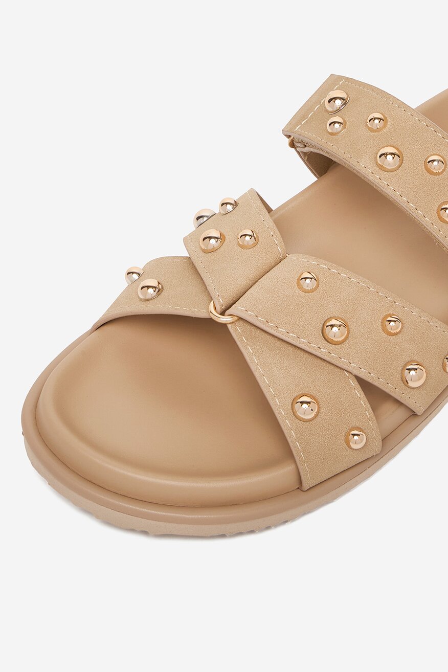 
                Шльопанець DeeZee БЕЖЕВИЙ - 5906751849583