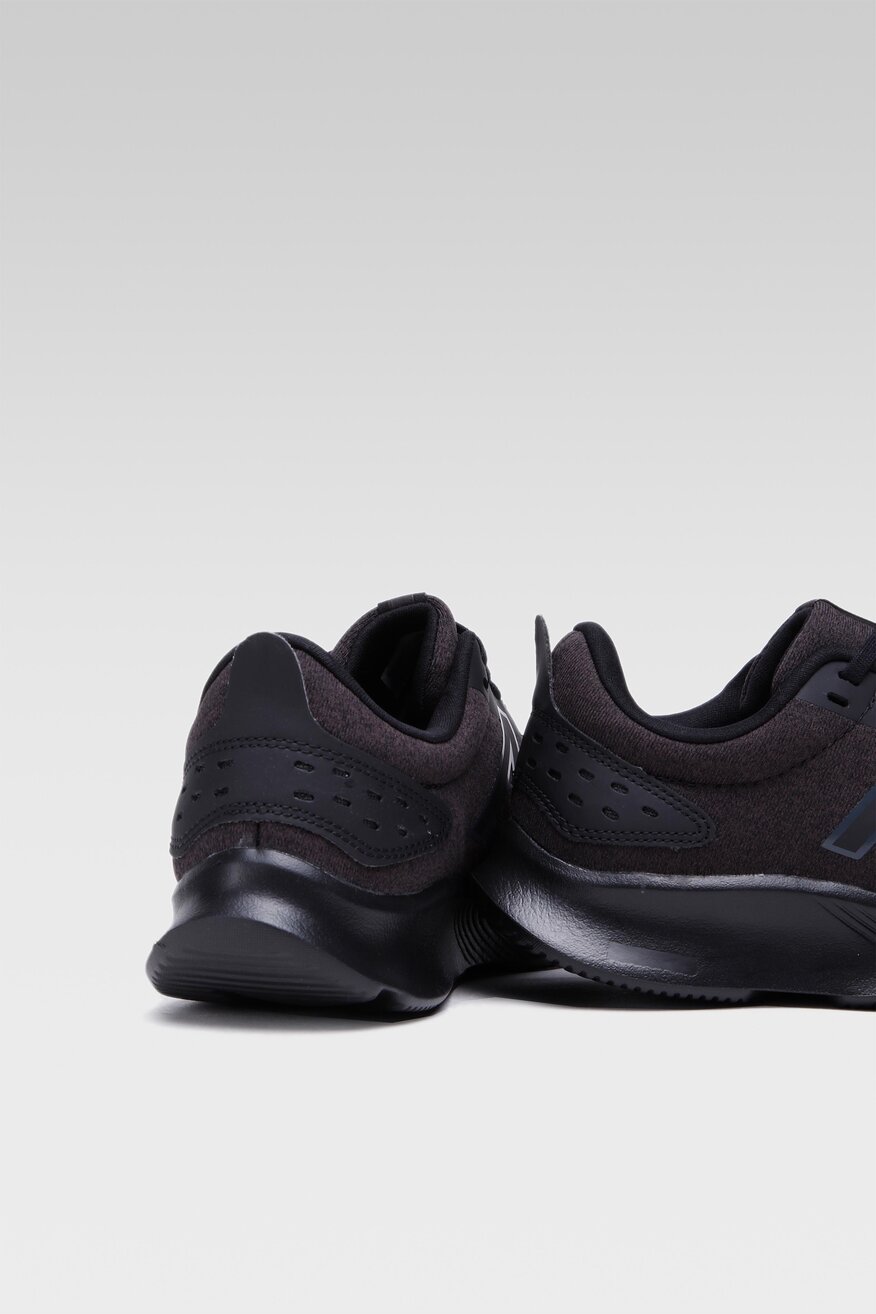 
                New Balance - Buty do biegania - 5904248944223