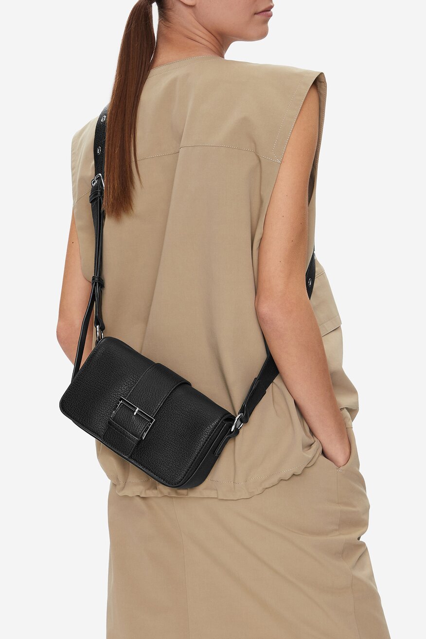 
                Сумка З Ремінцем DeeZee ЧОРНИЙ - 5904410897067