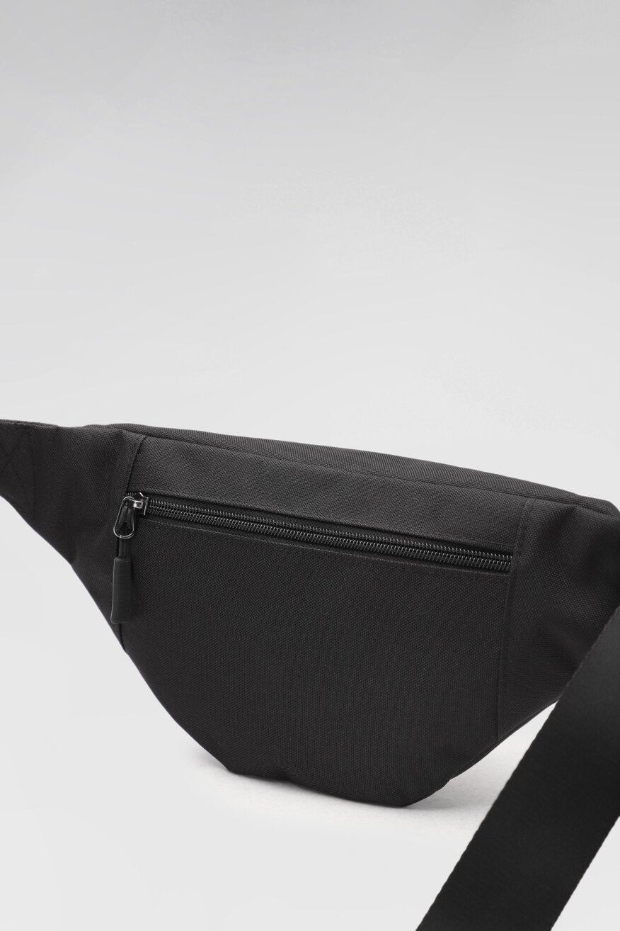 
                Sprandi - Saszetka nerka czarna - 5903698272450