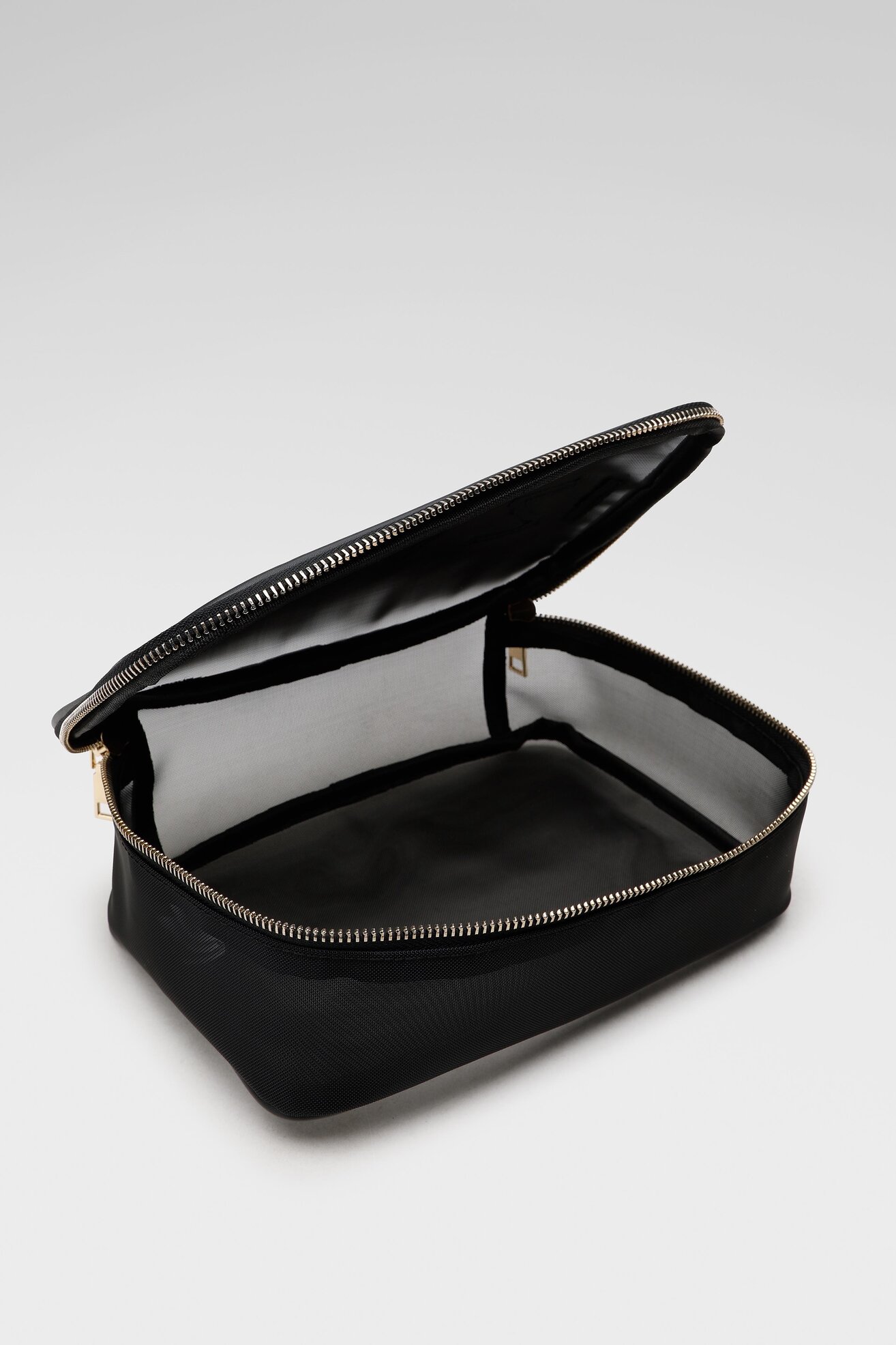 Kosmetyczka Quazi 5W1-019-SS22 Czarny