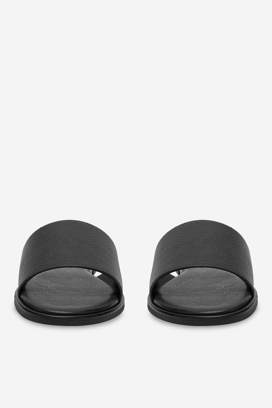 
                Шльопанець Jenny ЧОРНИЙ - 5906751905739