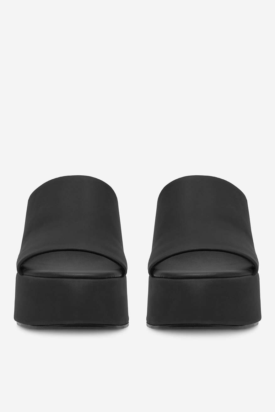 
                Flip-flop DeeZee FEKETE - 5906751070697