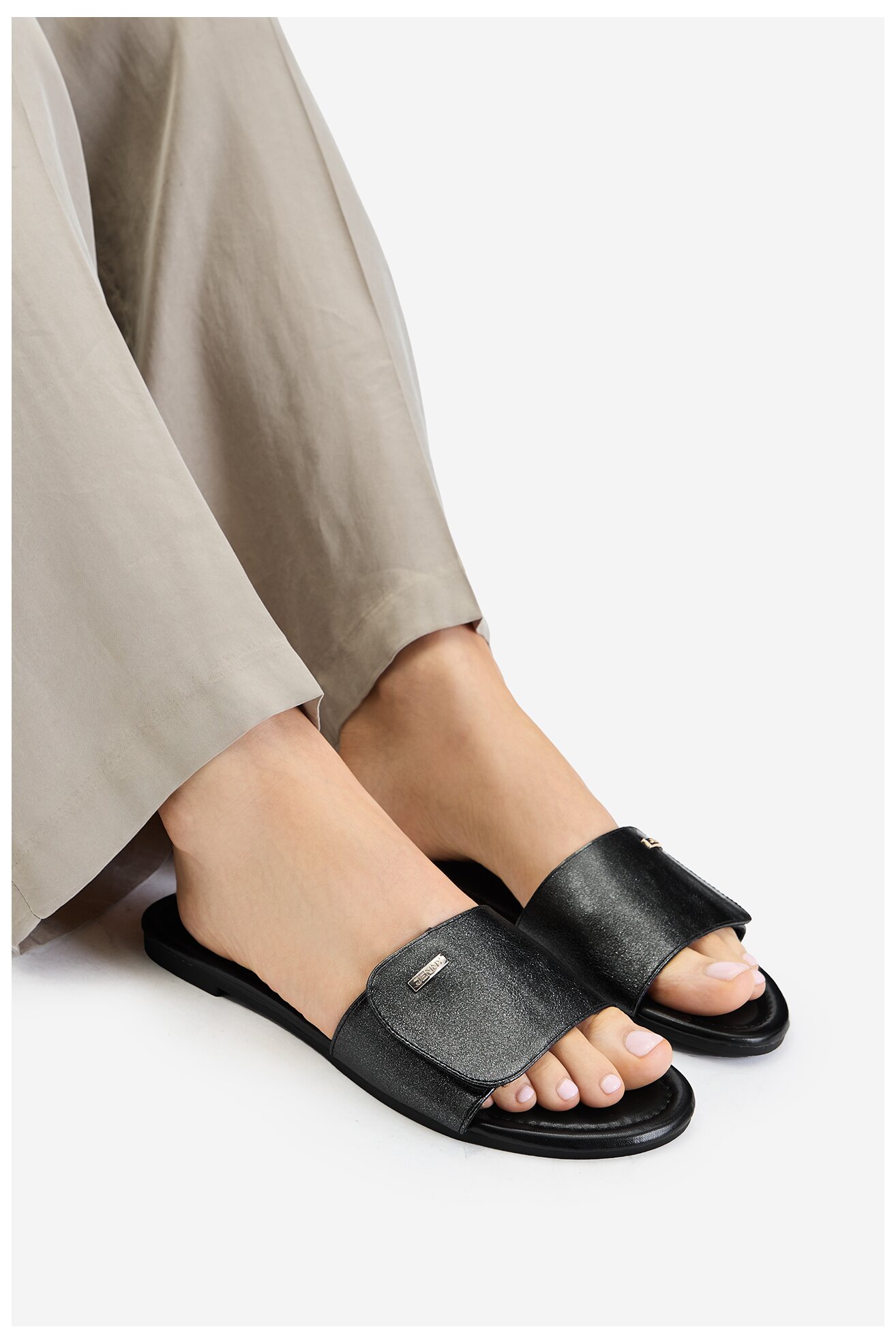 Шльопанець Jenny CEO-WFA2740-1 ЧОРНИЙ