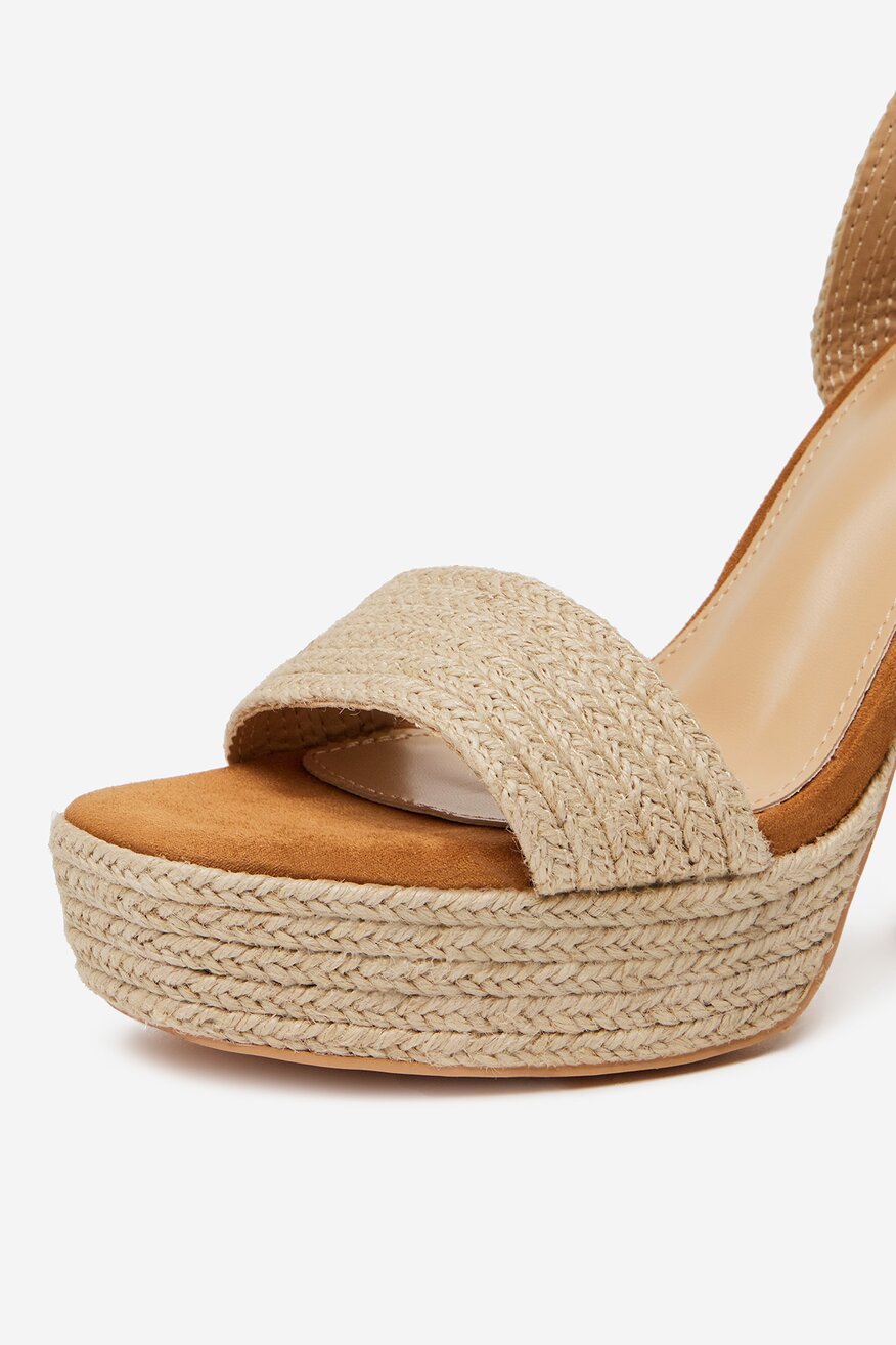 
                DeeZee - Sandały na słupku - 5904410849691