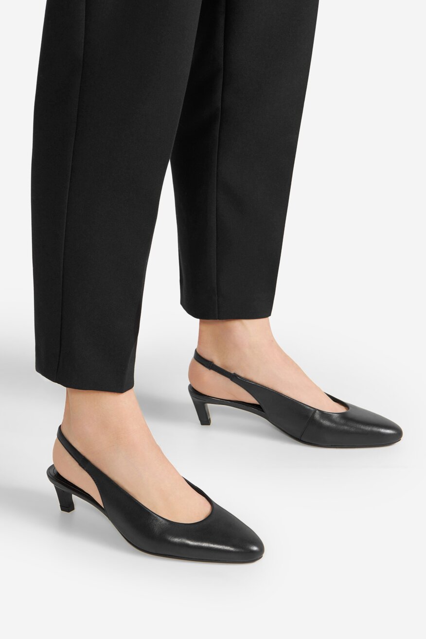 
                Елегантни обувки Gino Rossi ЧЕРЕН - 5904862334691