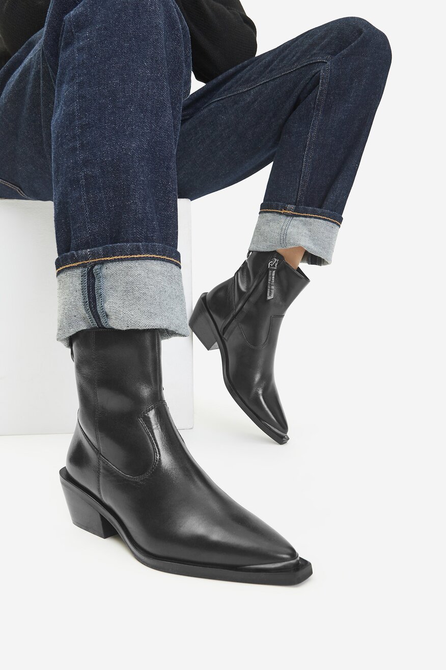 
                Kratke čizme Gino Rossi CRNA - 5906751299296