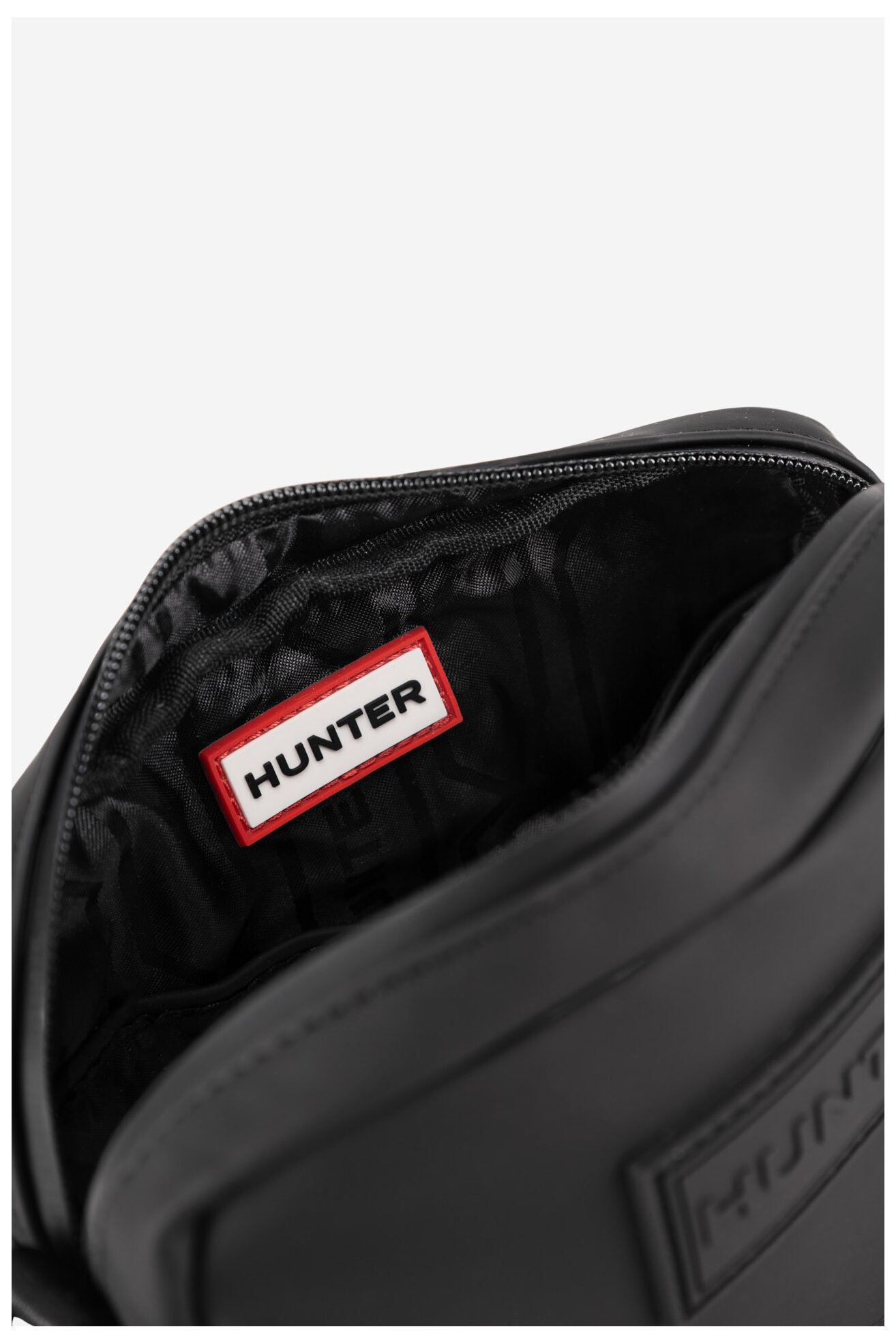 Kézitáska HUNTER HTR-K-002-06 FEKETE
