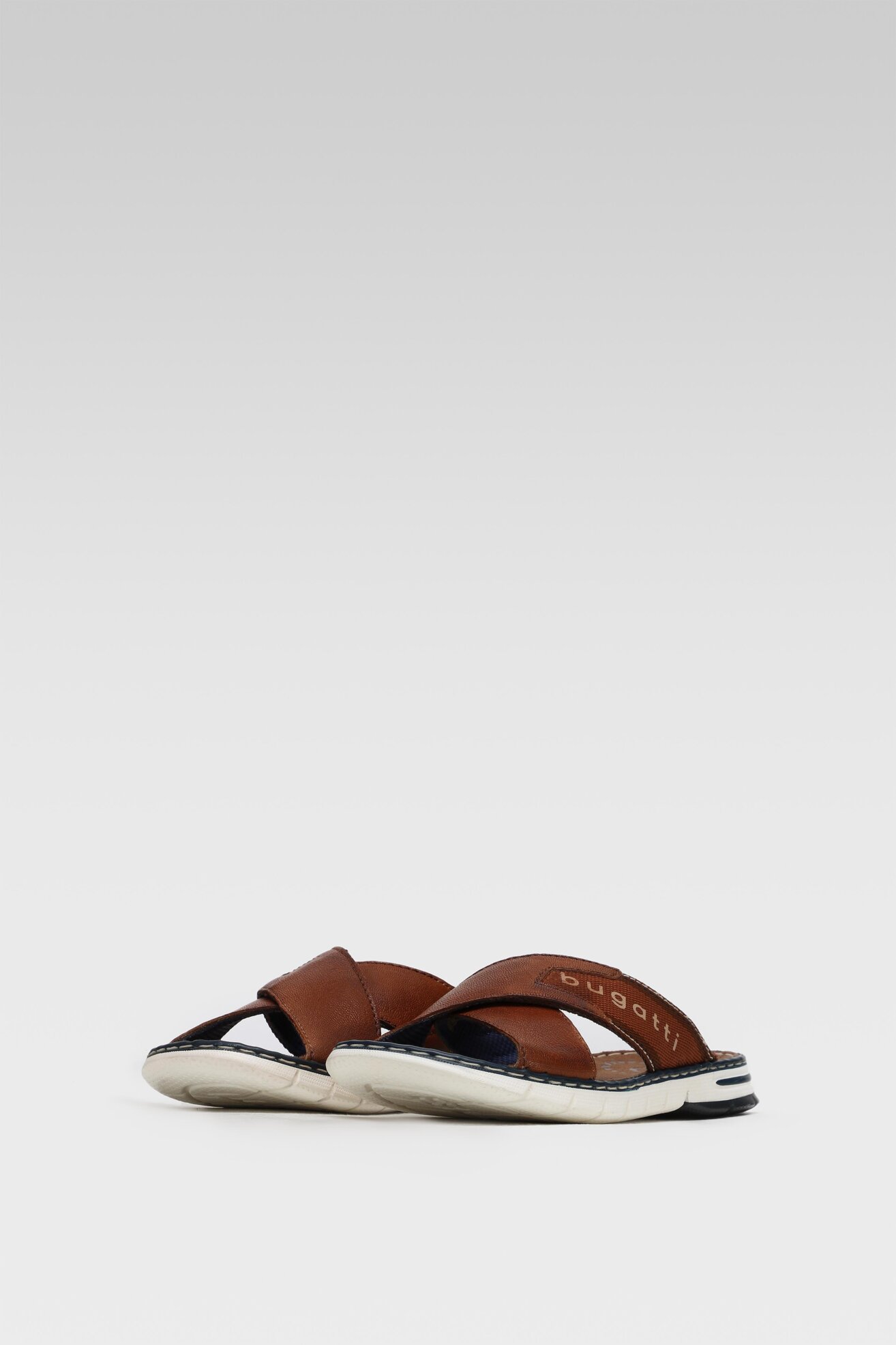 Klapki Bugatti 311-A3281-2169-6363 Brązowy