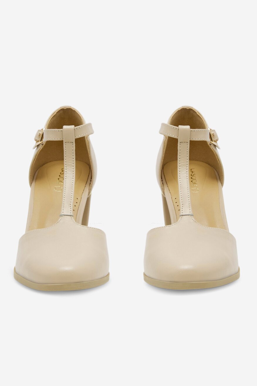 
                Körömcipő Lasocki BÉZS - 5905588354574