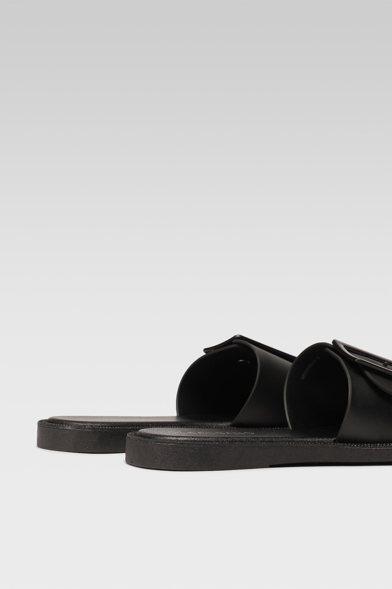 Klapki Bassano WSS20322-01 Czarny