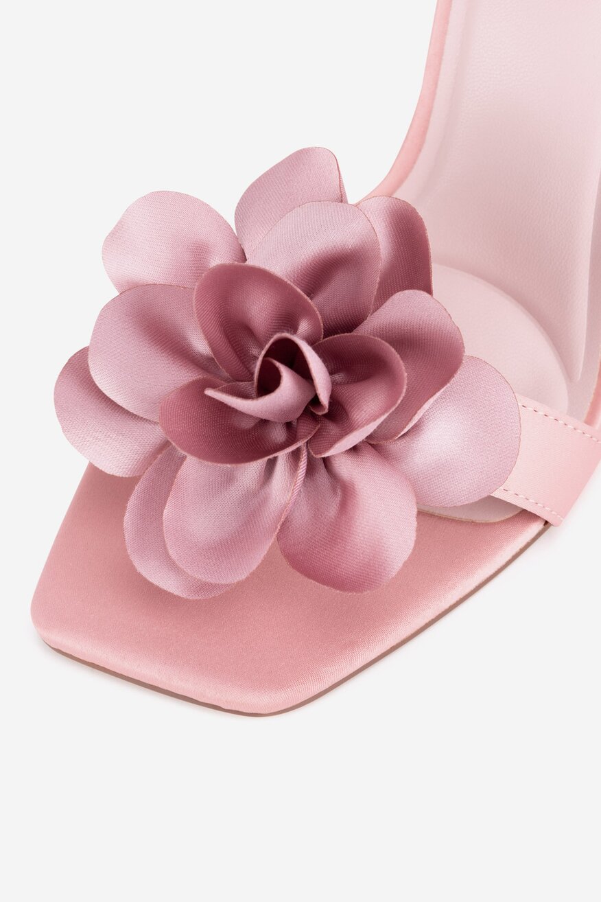 
                DeeZee - Sandały na obcasie - 5904862892504