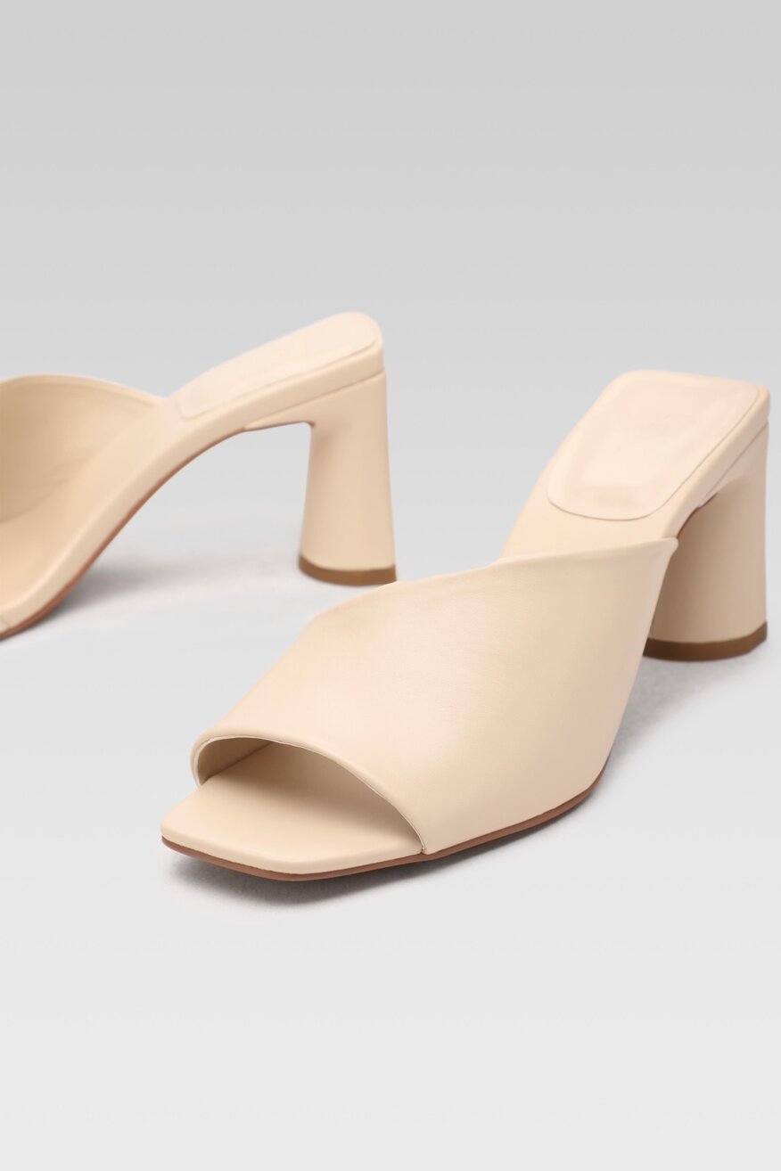 
                Jenny Fairy - Klapki na obcasie pastelowe - 5903698479545