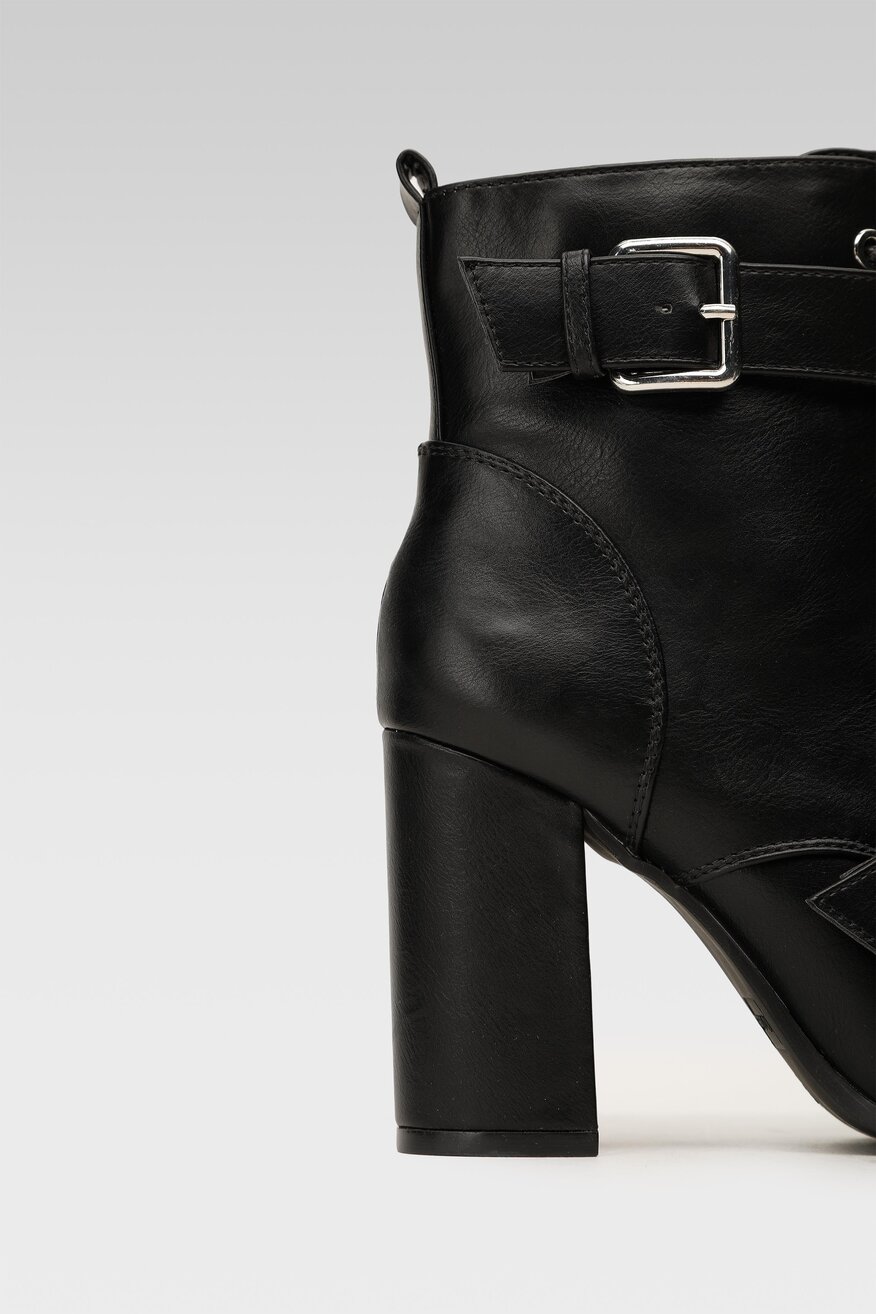 
                Bocanci DeeZee NEGRU - 5903698852263