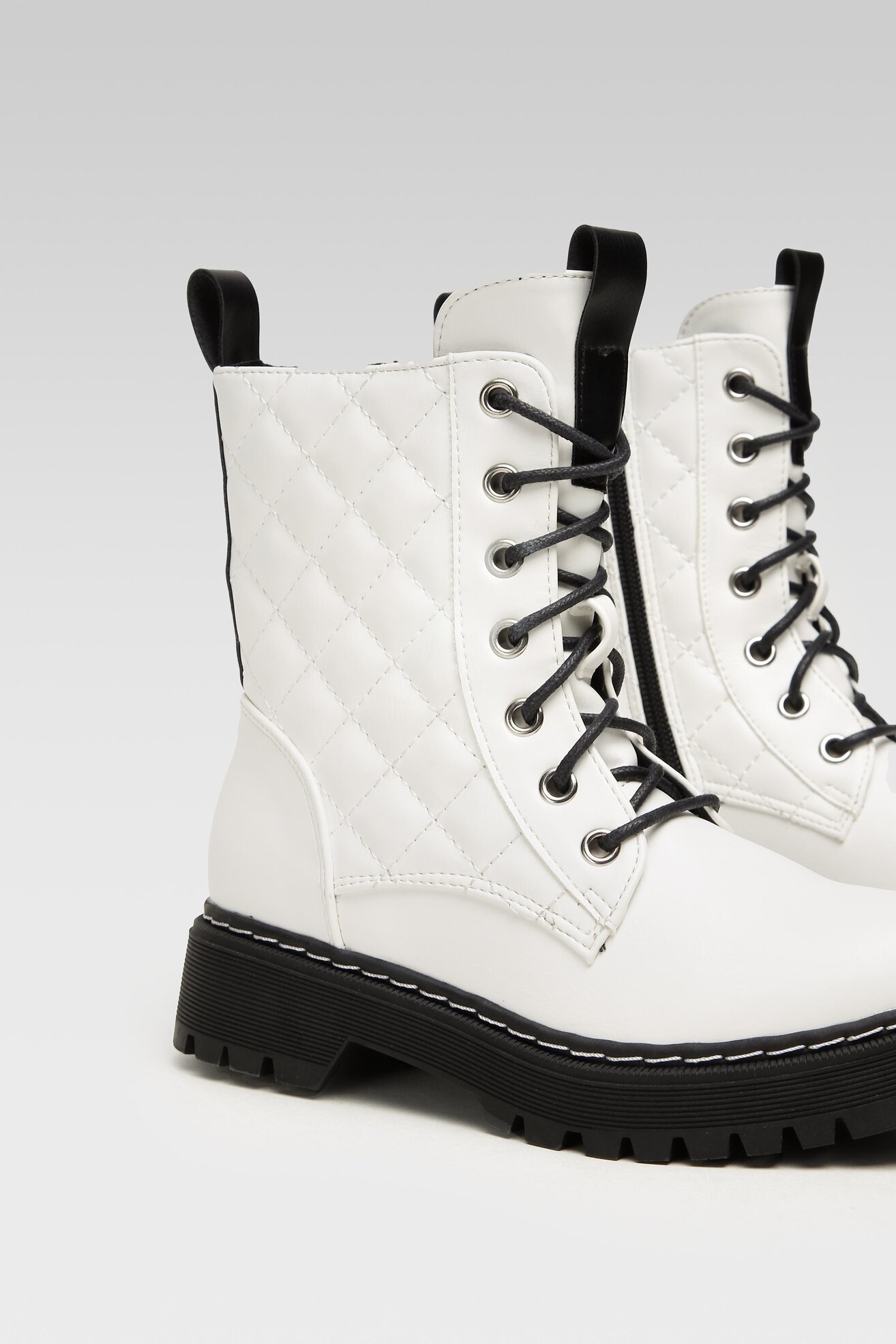 Bocanci DeeZee CS5587-12 ALB