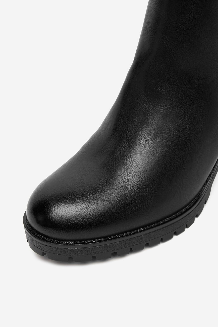 
                Kratke čizme Clara Barson CRNA - 5906751345054