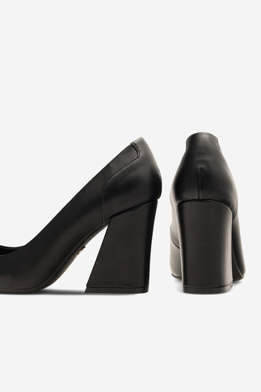 
                NINE WEST - Czółenka na słupku - 5905588151050