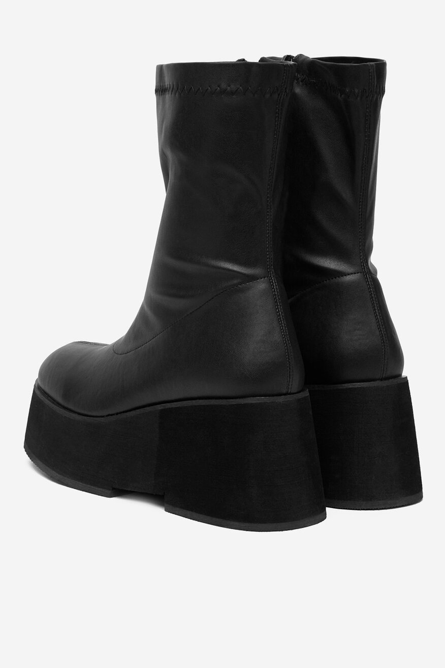 
                Боти DeeZee ЧЕРЕН - 5904410912326